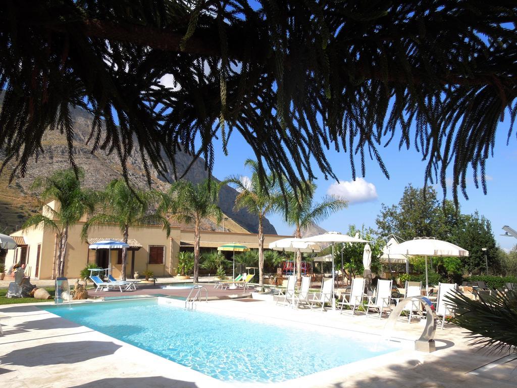 Hotel Oasi Da Paolo กัสเตลลุซโซ ภายนอก รูปภาพ